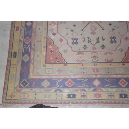 Dhurrie rugs at  Moinat SA  - Antiques and home décor