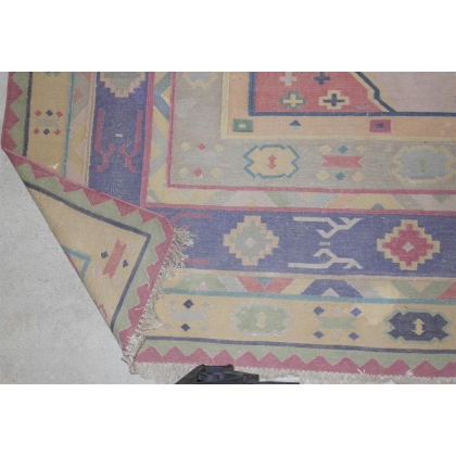 Dhurrie rugs at  Moinat SA  - Antiques and home décor