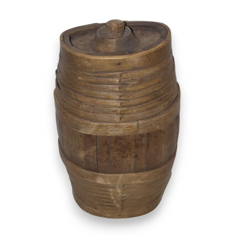 Wooden barrel at Moinat SA – Antiques and home décor