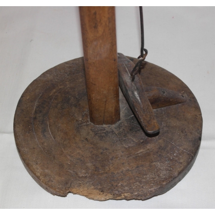 Glove-maker’s vice with walnut stand at  Moinat SA  - Antiques and home décor