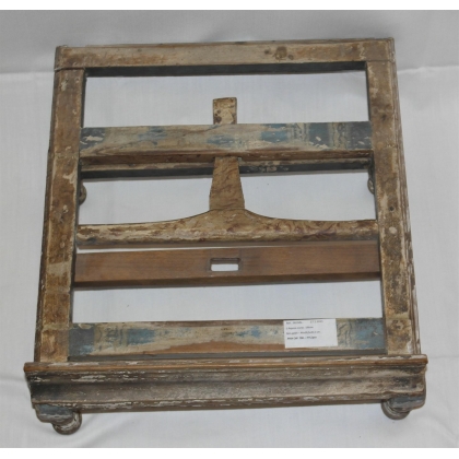 Painted wooden bookend at  Moinat SA  - Antiques and home décor