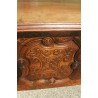 Mesa normanda con borde tallado. 2 cajones. En Moinat SA - Antigüedades y decoración