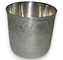 Timbale en argent goblet monogrammé SH