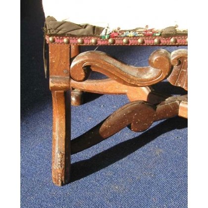 Louis XIV-style stool. Available from Moinat SA – Antiques and home décor