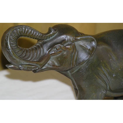  Sculpture éléphant, en régule sur socle sur  Moinat SA  - Antiquités décoration