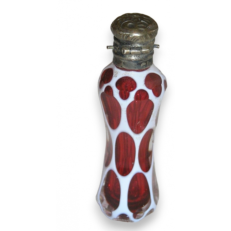 Napoleon III-style glass salt jar from  Moinat SA  - Antiques and home décor