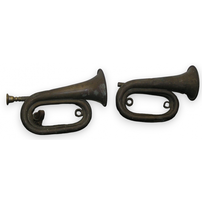 Pair of bugles marked ‘Moinat SA’ on the bell – Antiques and decorative items