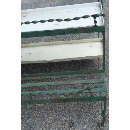  Jardinière porte-plantes en fer forgé sur  Moinat SA  - Antiquités décoration