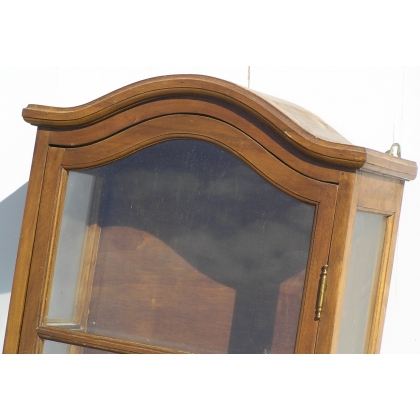  Vitrine à pendules, en noyer avec 1 sur  Moinat SA  - Antiquités décoration