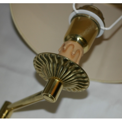 Brass wall light with articulated arm at  Moinat SA  - Antiques and home décor