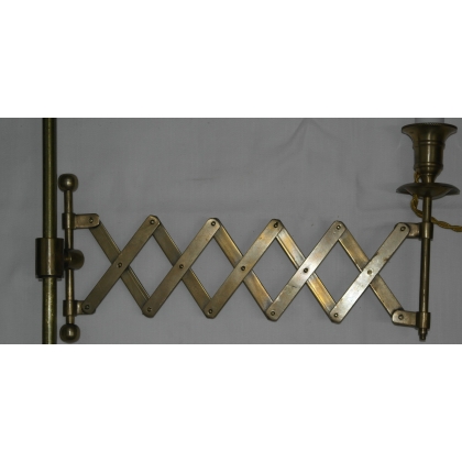 Extendable brass wall light at  Moinat SA  - Antiques and home décor