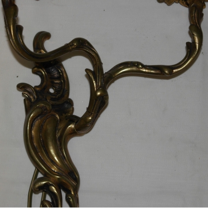  Paire d'appliques style Louis XV à 2 sur  Moinat SA  - Antiquités décoration
