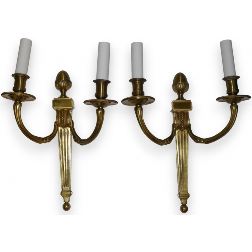  Paire d'appliques style Louis XVI à 2 sur  Moinat SA  - Antiquités décoration