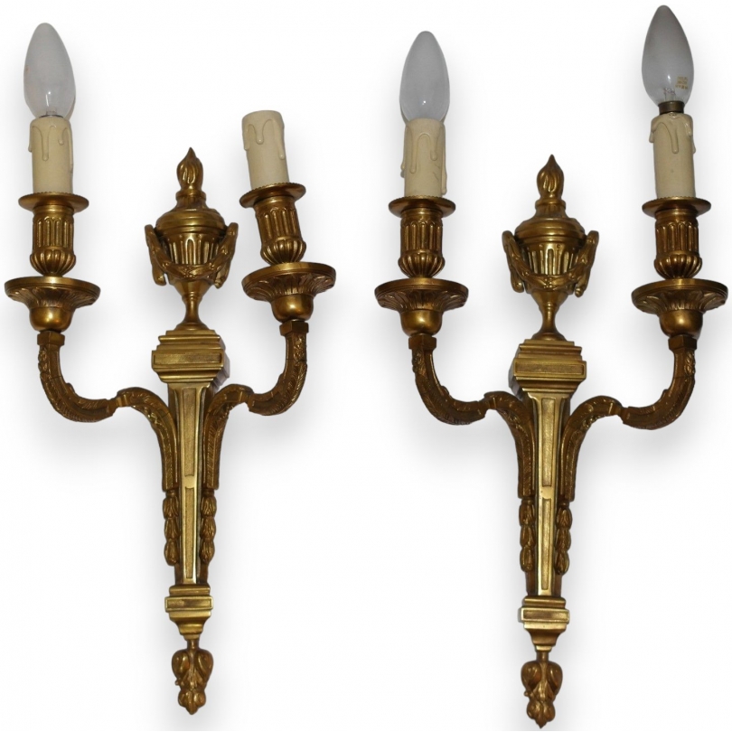Pair of Louis XVI-style wall lights by "De sur Moinat SA" – Antiques and home décor