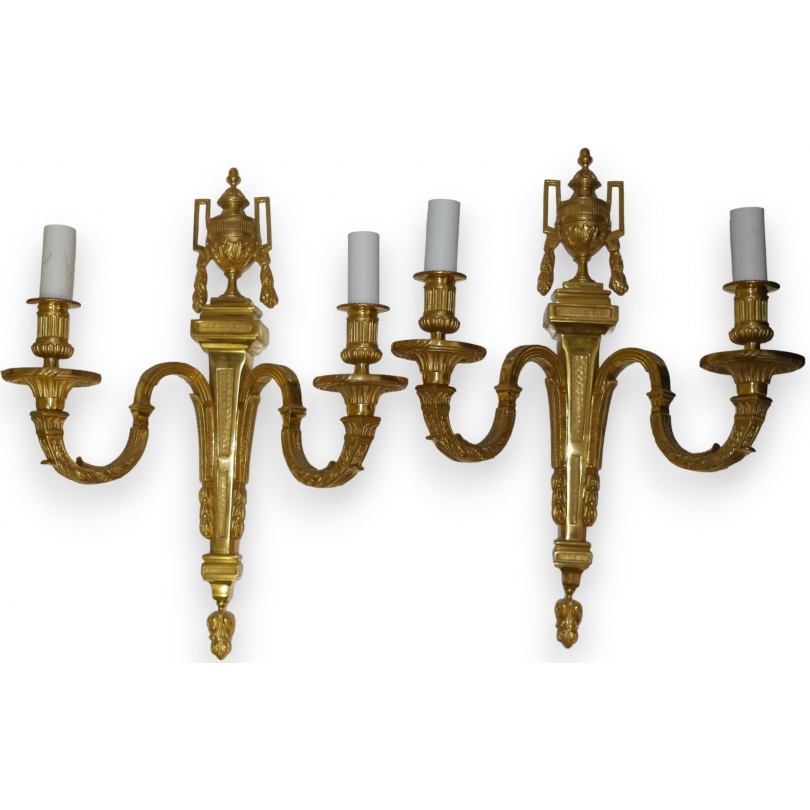 Pair of Louis XVI-style wall lights by Moinat SA – Antiques and home décor