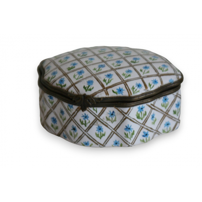 Earthenware box with blueberry decoration by  Moinat SA  - Antiques and home décor