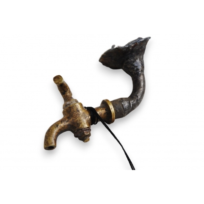 Ancien robinet en bronze