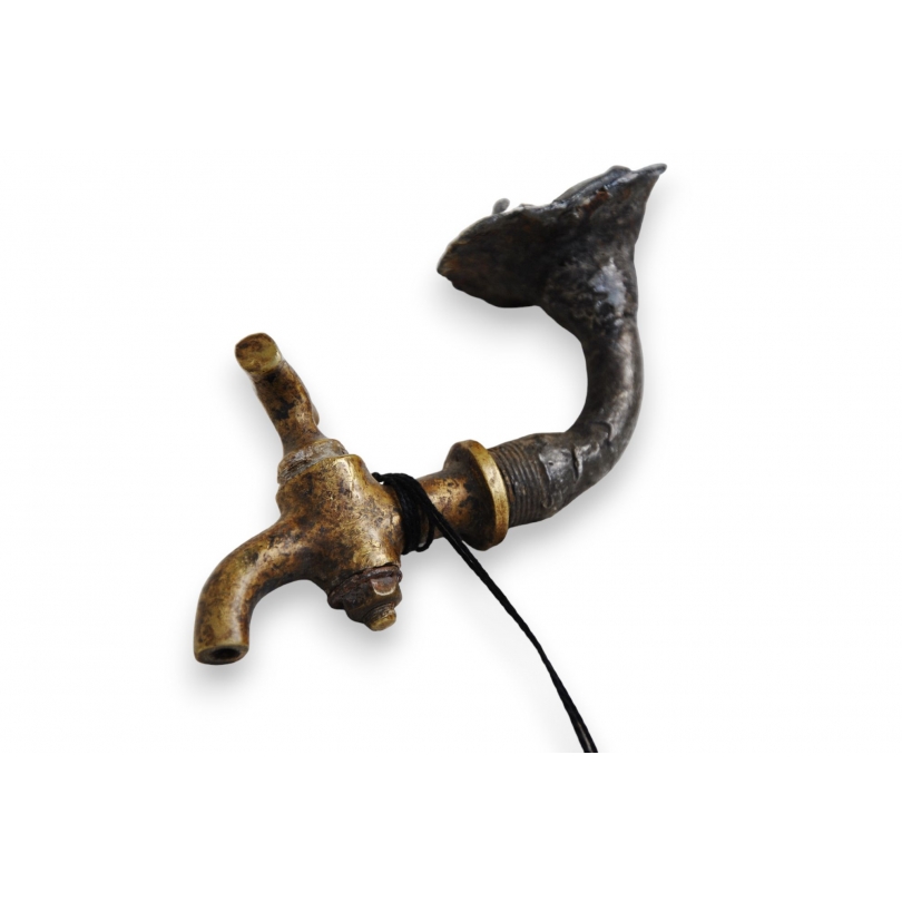  Ancien robinet en bronze sur  Moinat SA  - Antiquités décoration