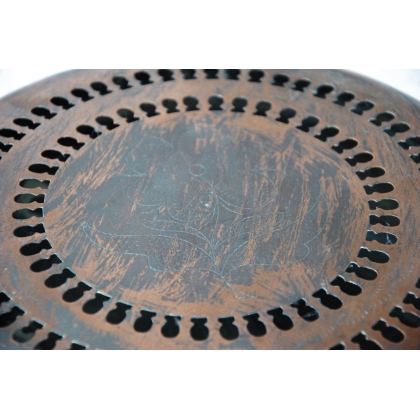 Copper heater with decorative design by Moinat SA – Antiques and home décor