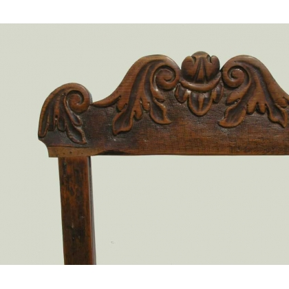 Renaissance chair with turned legs. At  Moinat SA  - Antiques and home décor