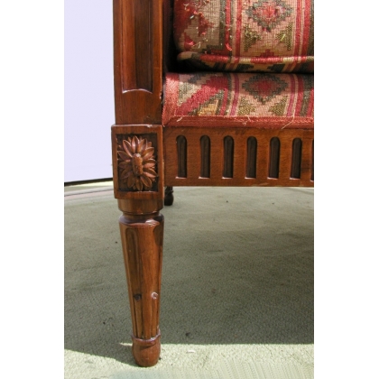 Louis XVI-style sofa at Moinat SA – Antiques and home décor