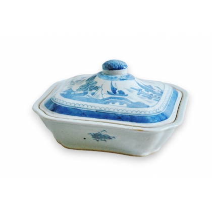 Légumier avec couvercle en porcelaine