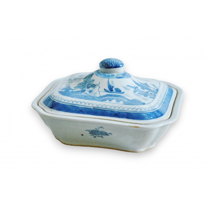 Légumier avec couvercle en porcelaine