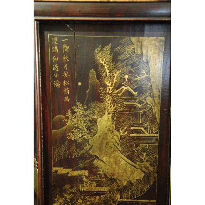  Armoire Chinoise en bois laqué et décor sur  Moinat SA  - Antiquités décoration