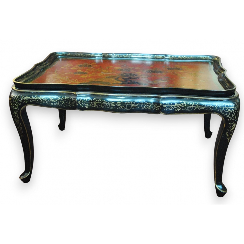 Table basse style Louis XV en laque