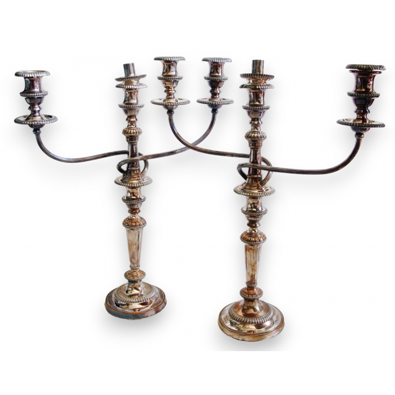  Paire de chandeliers anglais en métal sur  Moinat SA  - Antiquités décoration