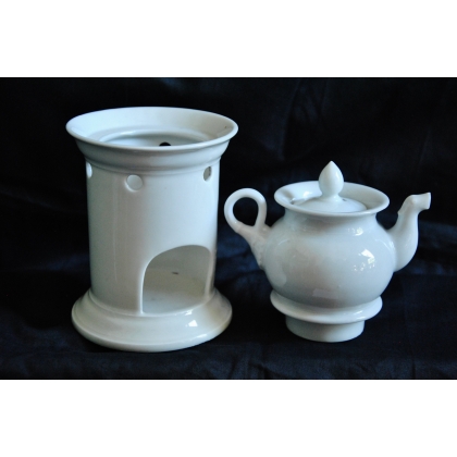 White porcelain teapot at  Moinat SA  - Antiques and home décor