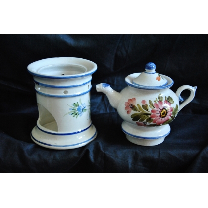 Porcelain teapot with floral decoration, by Moinat SA – Antiques and home décor