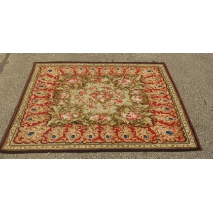 AUBUSSON rug, red and beige background. At Moinat SA – Antiques and home décor