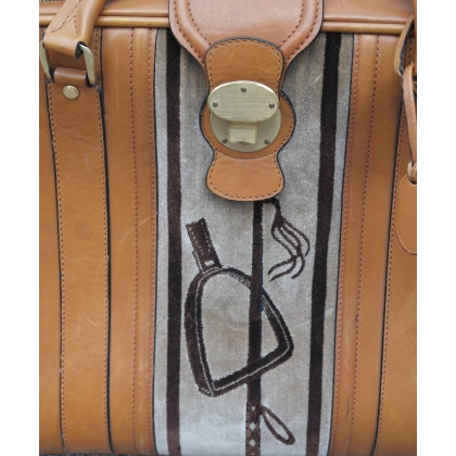  Valise en cuir Havane avec bandeau en sur  Moinat SA  - Antiquités décoration