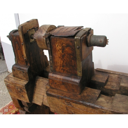 Woodturning lathe. at  Moinat SA  - Antiques and home décor