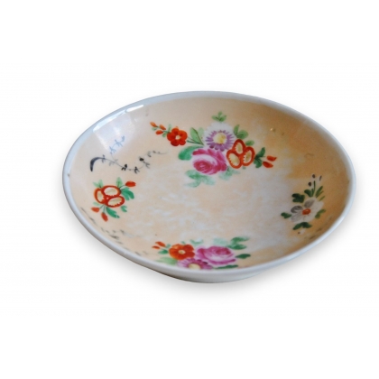 Sous-coupe en porcelaine décor fleurs