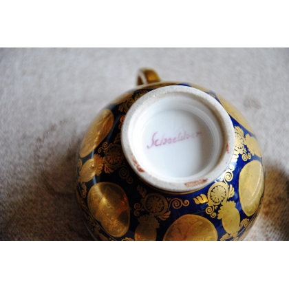 Porcelain cup and saucer, decorated by Moinat SA – Antiques and home décor