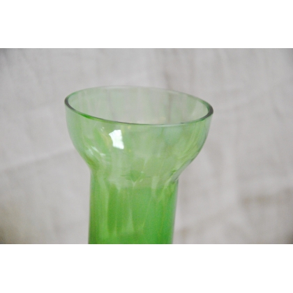  Vase en verre de Murano, coloris vert sur  Moinat SA  - Antiquités décoration