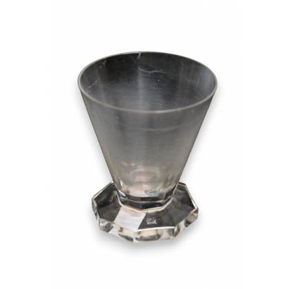 Verre à pied octogonal