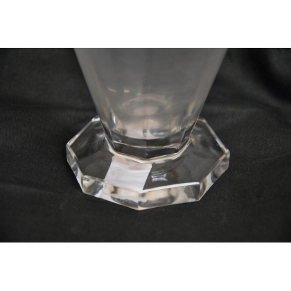  Verre à pied octogonal sur  Moinat SA  - Antiquités décoration