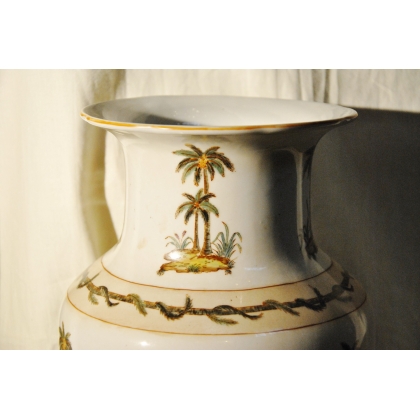  Vase en porcelaine décor palmiers sur  Moinat SA  - Antiquités décoration