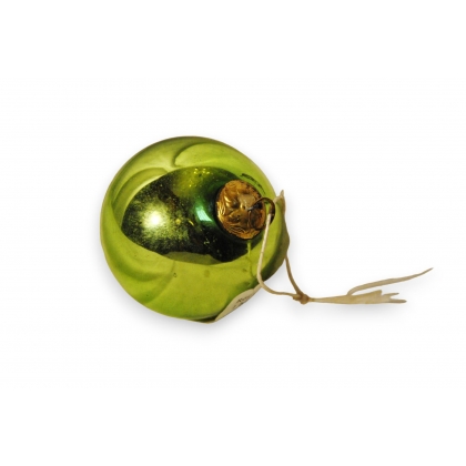Boule de noël en verre vert
