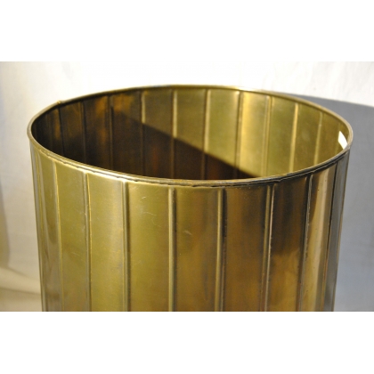 Brass wastepaper basket on castors at  Moinat SA  - Antiques and home décor