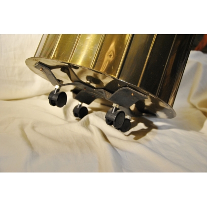 Brass wastepaper basket on castors at  Moinat SA  - Antiques and home décor