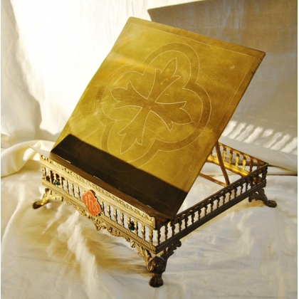 "IHS" bookend, in openwork brass, from  Moinat SA  - Antiques and home décor