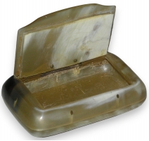 Boîte "Tabatière" en corne