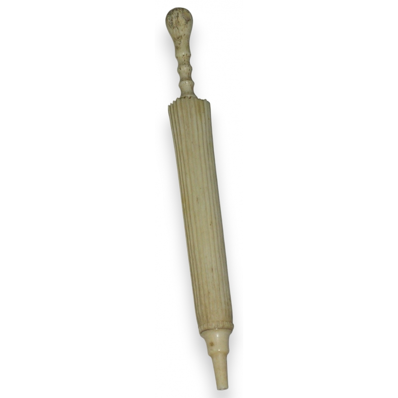 "Umbrella" sewing needle case at Moinat SA – Antiques and home décor