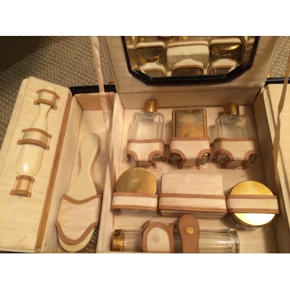  Valise de toilette en cuir noir, sur  Moinat SA  - Antiquités décoration