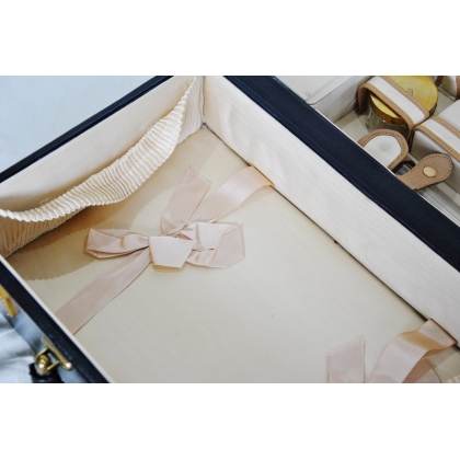  Valise de toilette en cuir noir, sur  Moinat SA  - Antiquités décoration