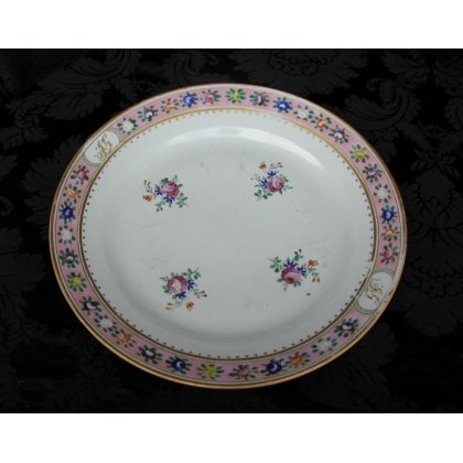 Bowl with stand, ‘Famille rose’. at  Moinat SA  – Antiques and home décor